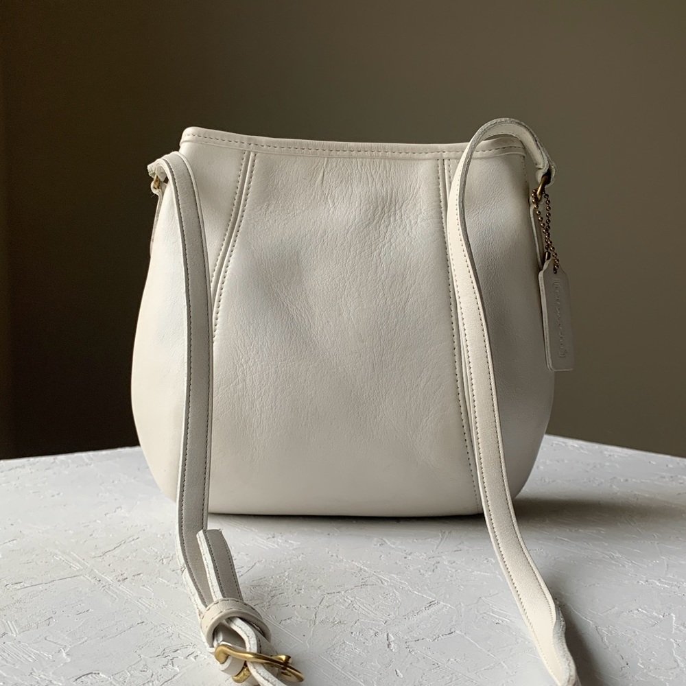 White Vintage Coach Small Framed Pouch (9990) 🤍